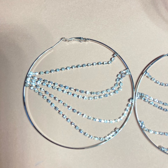 🌟 Rhinestone Oversized Hoop Earrings - Picture 3 of 4